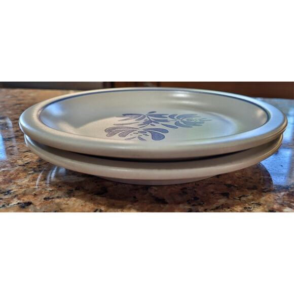 Pfaltzgraff Stoneware "Yorktowne" 6-7/8" Salad/Bread/Dessert Plates (Set Of 2) - Picture 11 of 14